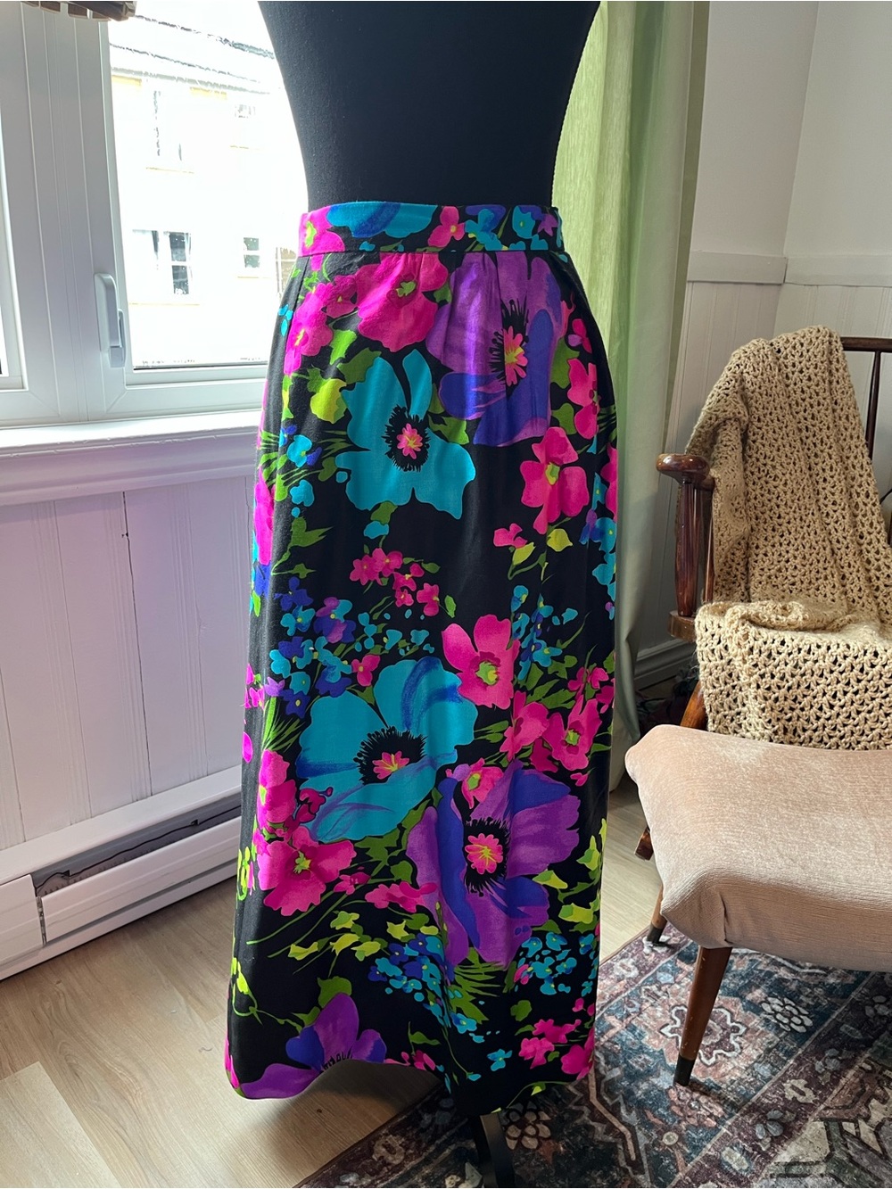 Women’s vintage one of a kind Persona Black Maxi Skirt XS 26” waist